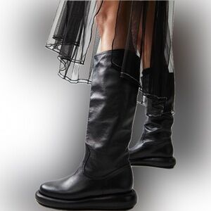 Free People “Bubbly” tall boots/all leather-like new/tiny scratch